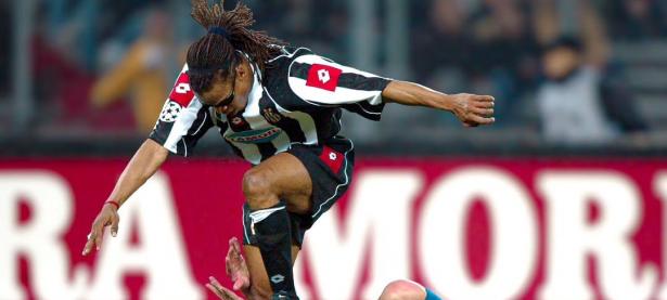 B体育平台-包含巴塞罗那以一球之差战胜对手的词条