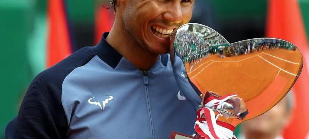 B体育官网app-格拉纳达年轻球员崭露头角，惊艳全场观众的简单介绍