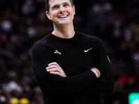 B体育vip注册-爵士负于马刺低迷不振