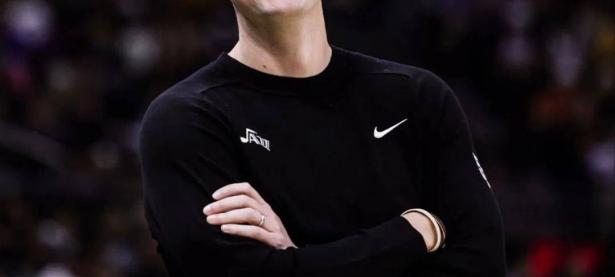 B体育vip注册-爵士负于马刺低迷不振