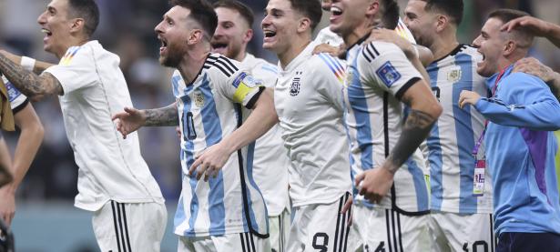 B体育app-阿根廷晋级决赛，球迷呼声高涨向其致敬的简单介绍