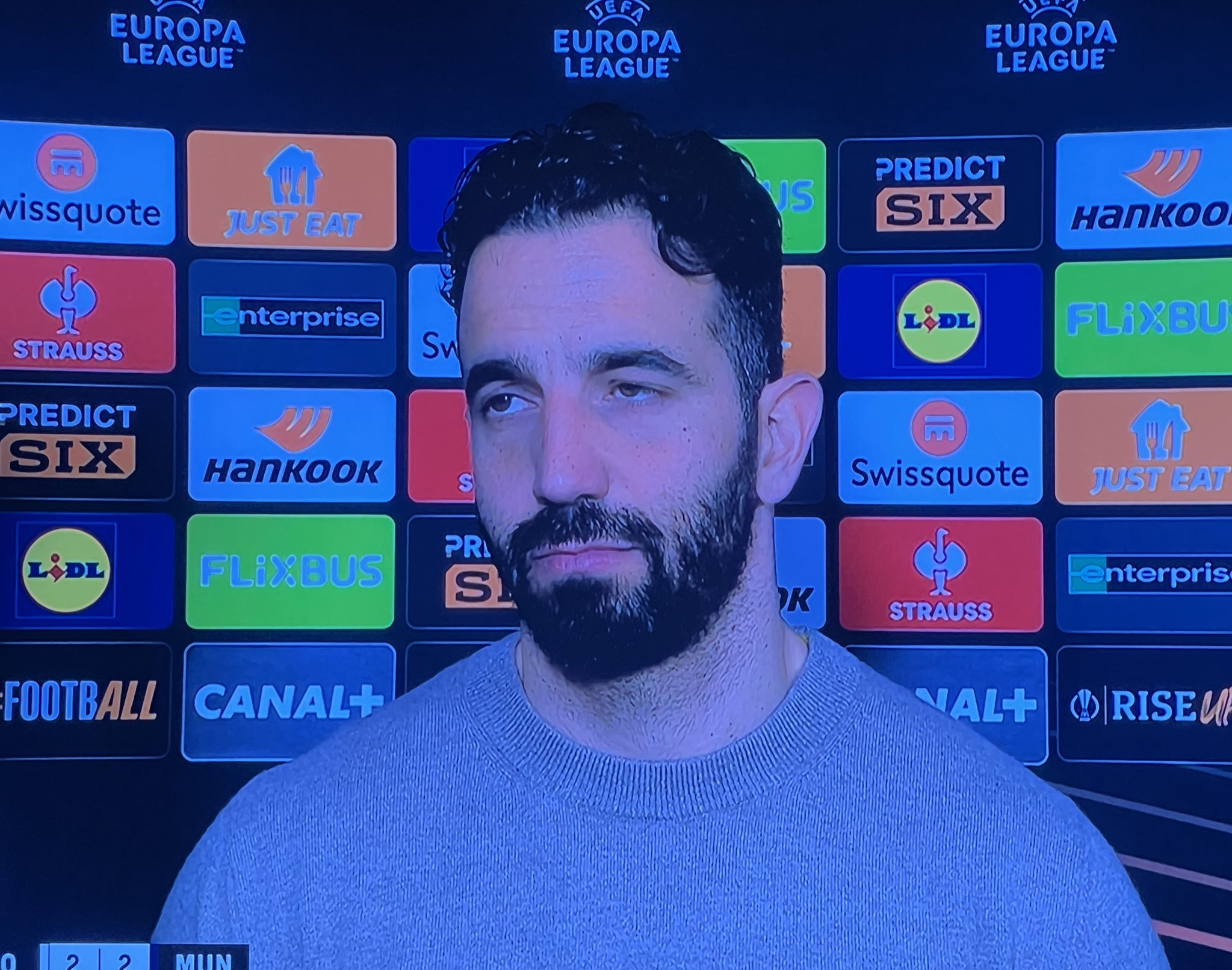 里昂主帅宣布阵容调整备战下一场比赛