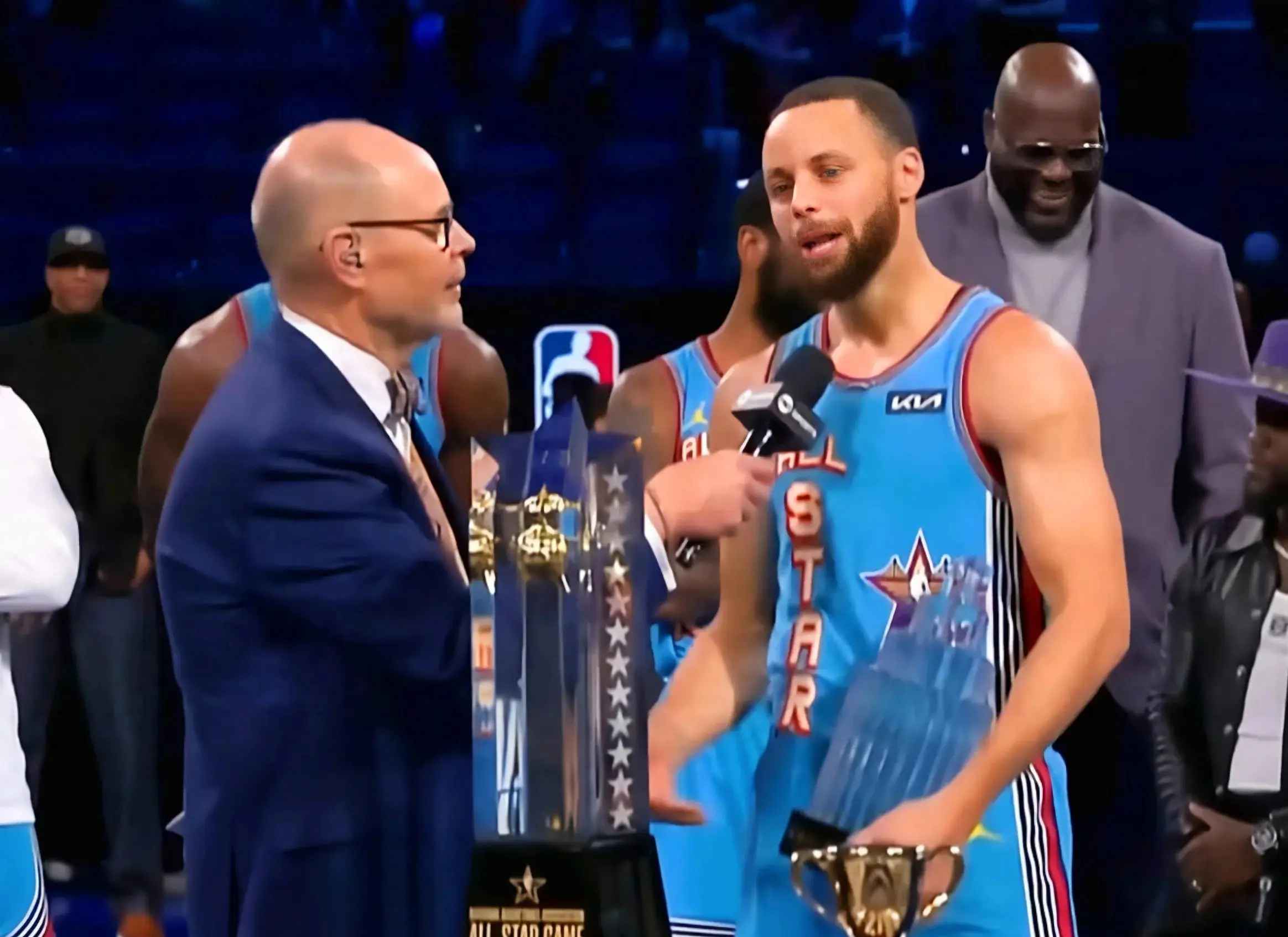 关于库里迎来生涯第2次总冠军,夺得NBA总决赛MVP的信息 关于库里迎来生涯第2次总冠军,夺得NBA总决赛MVP的信息