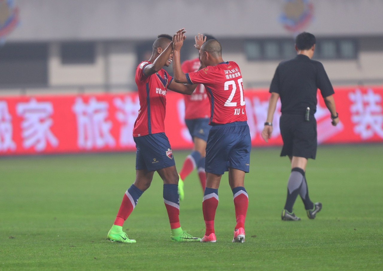 包含深圳佳兆业力克对手，晋级淘汰赛的词条