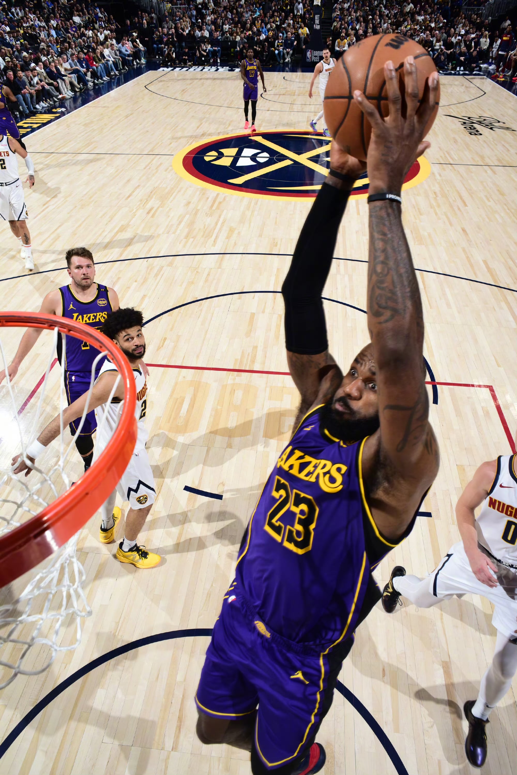 关于湖人主场负掘金,拉塞尔失绝杀的信息 关于湖人主场负掘金,拉塞尔失绝杀的信息