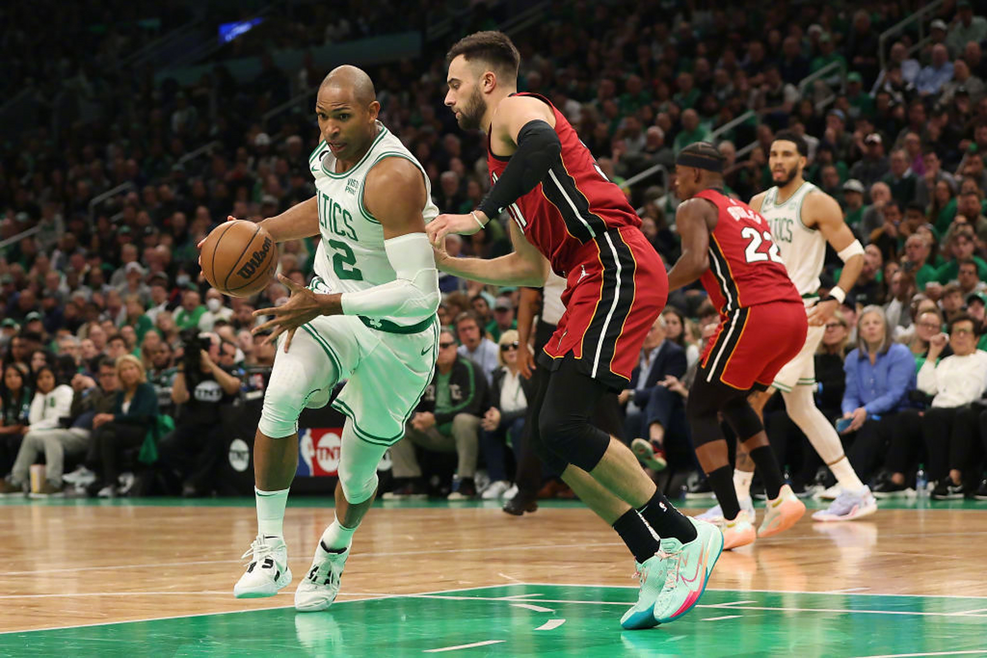 热火逆转凯尔特人,巴特勒发威 热火逆转凯尔特人,巴特勒发威